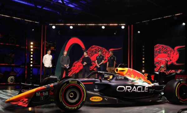2022-Oracle-Red-Bull-Racing-prezentacja-malowanie-04-600x363.jpg